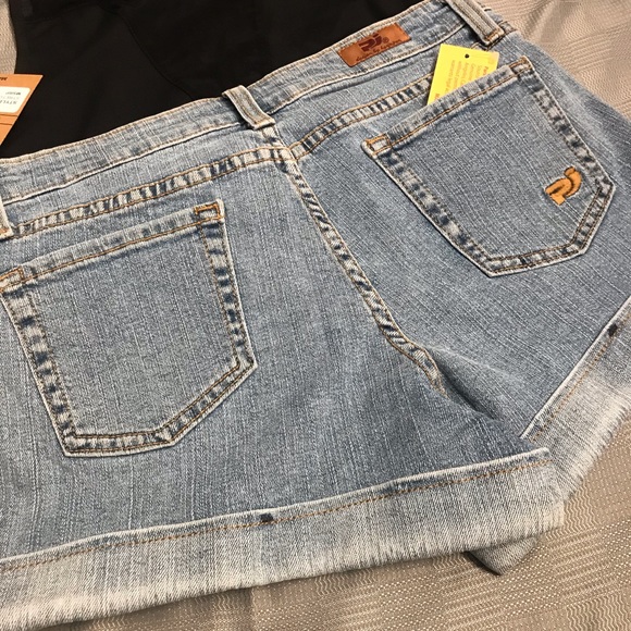 Jean shorts - Picture 3 of 6